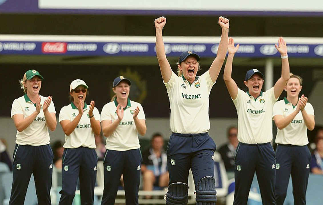 In the Glare of the Record, the Shadow of the Shield: Ollie Peake's Search for Consistency In the Glare of the Record, the Shadow of the Shield: Ollie Peake's Search for Consistency