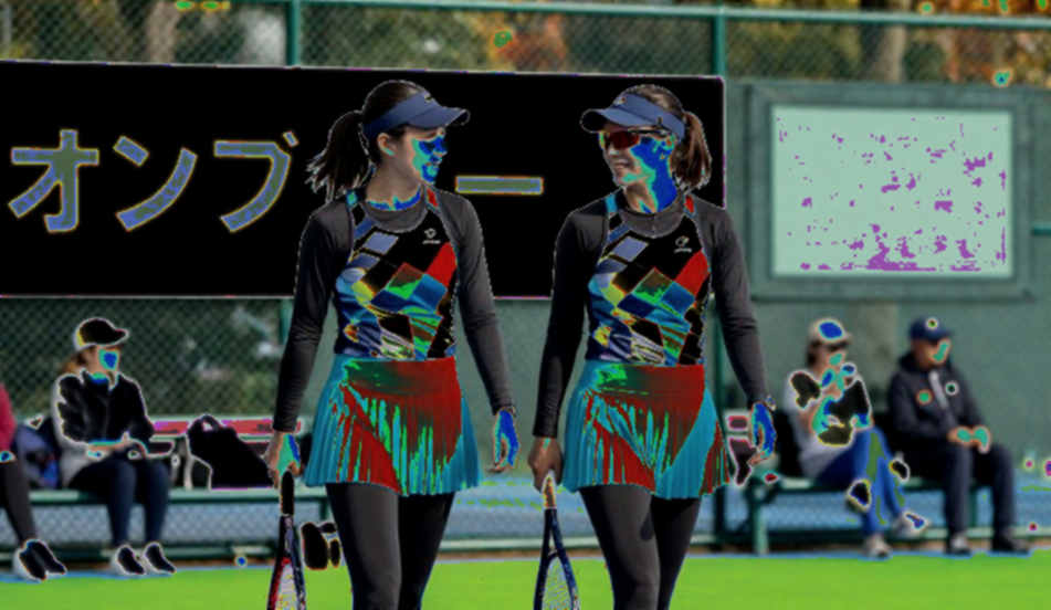 মডেল এক কথা বলল, স্টেডিয়াম আরেক কথা