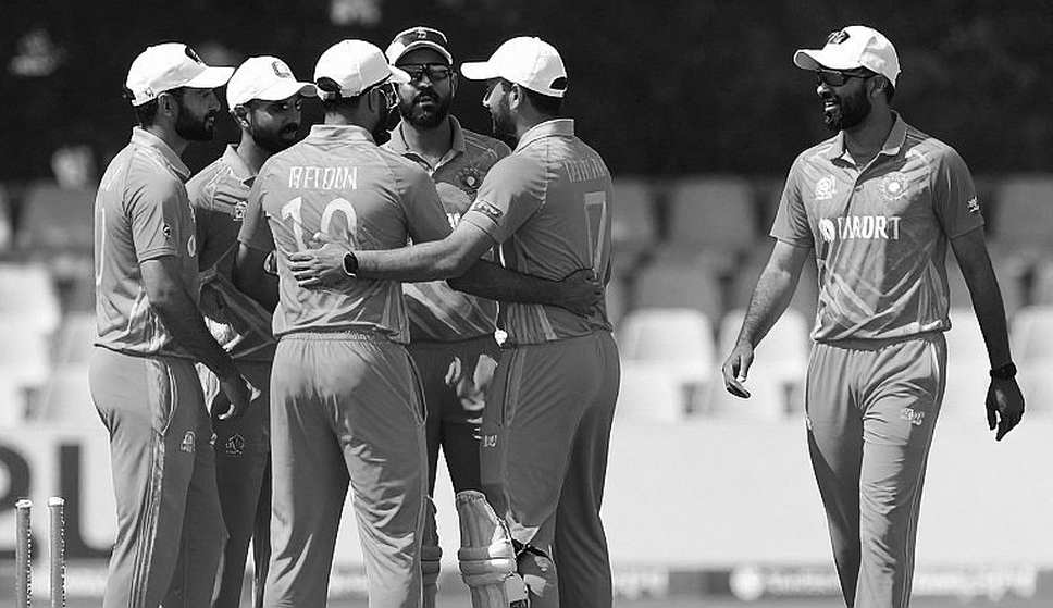 Gill's 223* and a Record Fifth Monthly Award: How Flat-Track Numbers Mask the Distant Truth Gill's 223* and a Record Fifth Monthly Award: How Flat-Track Numbers Mask the Distant Truth