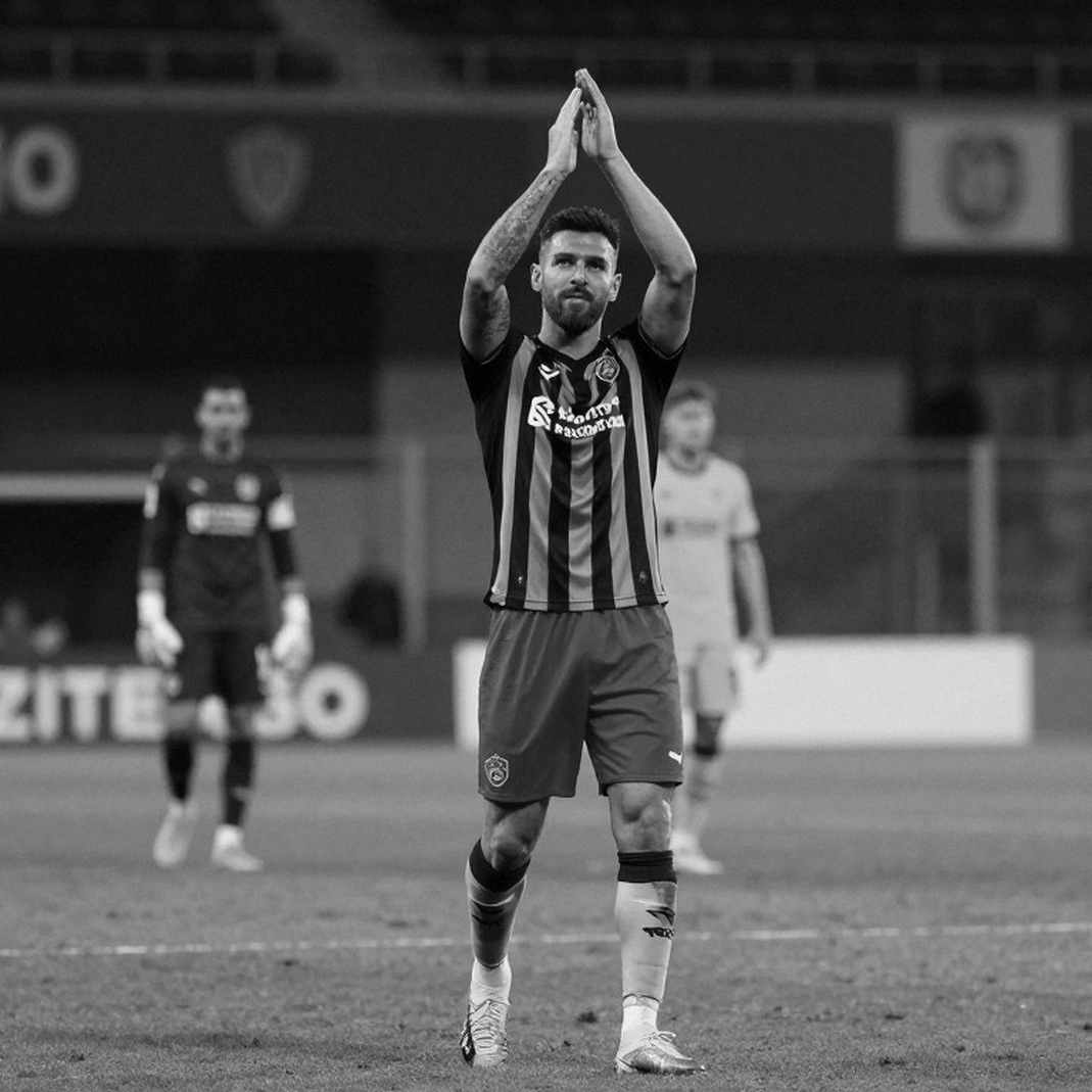 The Quiet Signals of the Regular Season: Rotations, Set Pieces and the Fatigue Curve