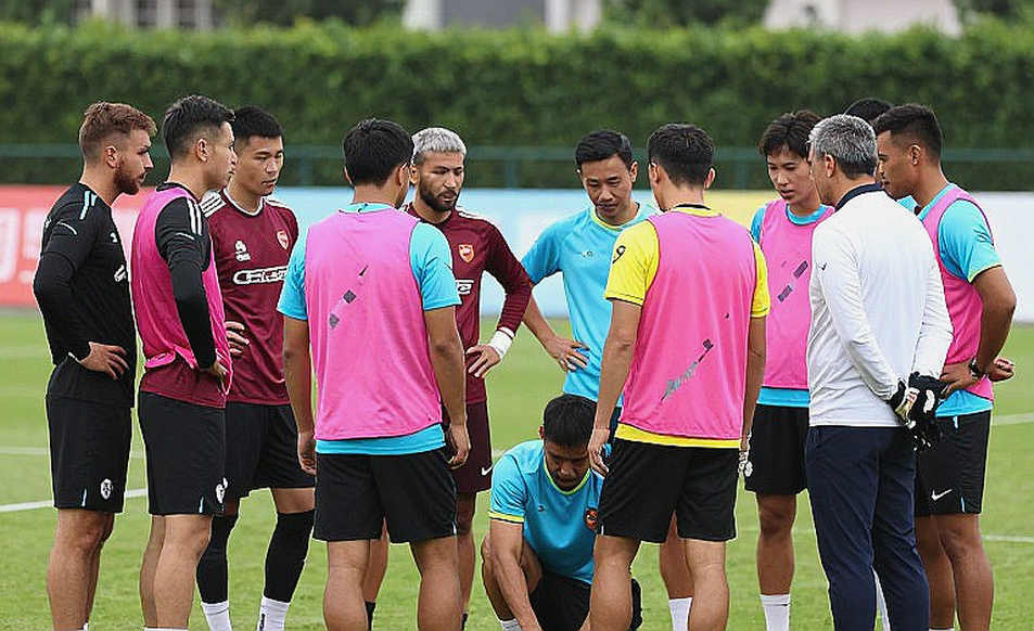 ঘরের ফাইনাল, ৩৫ বছরের খরা: জন হের্ডম্যানের ইন্দোনেশিয়া ও এক নিঃশব্দ লড়াইয়ের আখ্যান