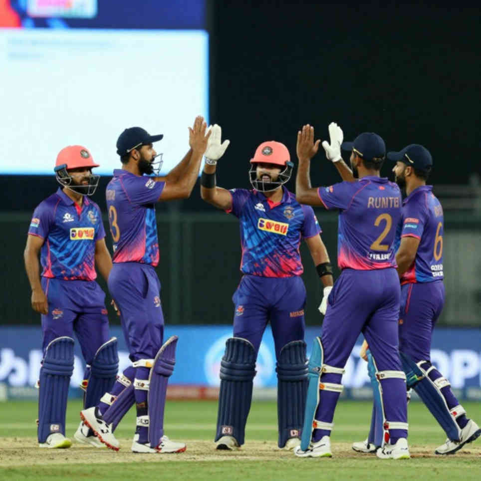 ইন্দোরের শিশিরভেজা রাতে আইয়ারের বোলাররা মাঠের নিজের নিয়মকে হারাল