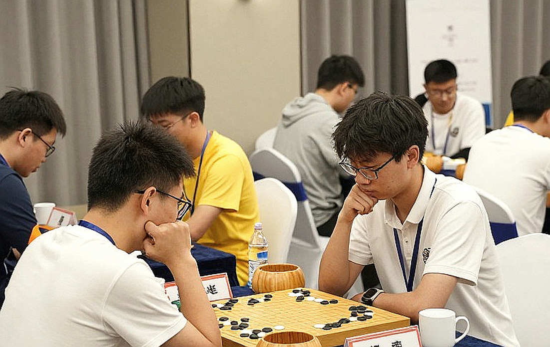 Samarkand on the Label, Prague Inside: ChessBase Magazine #225 and the Cost of Learning in Bangladesh