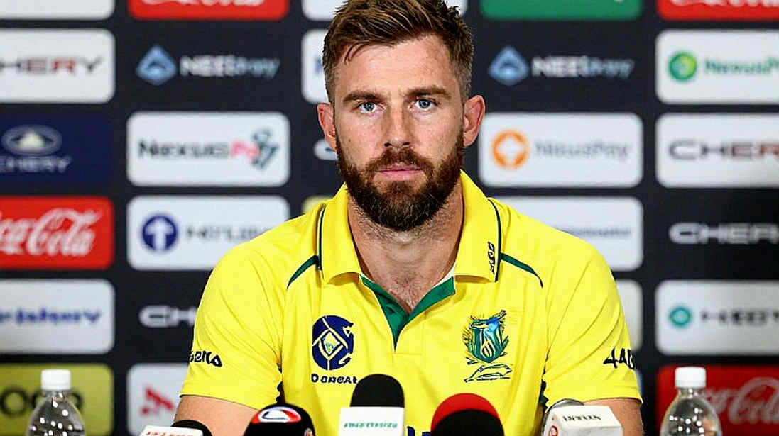 Olin's 92 and Khulna's 328/5: Two Diaries of First-Class Innings Construction Olin's 92 and Khulna's 328/5: Two Diaries of First-Class Innings Construction