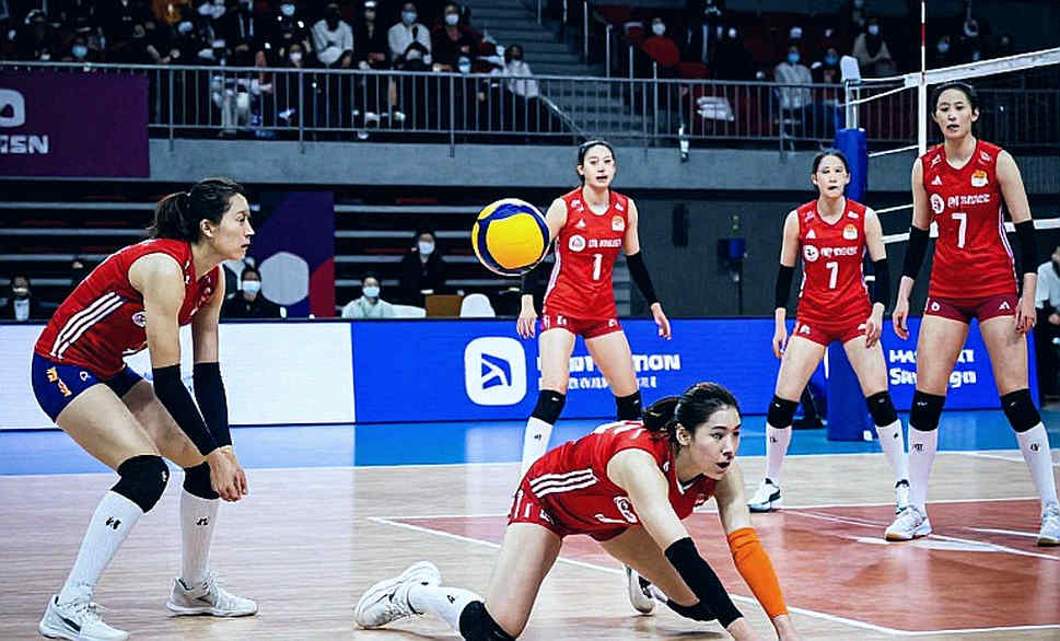 অপরাজিত তবু সন্দেহের ছায়ায়: সান সিরোর হুইসেল আর আমোরিমের মিলান অপরাজিত তবু সন্দেহের ছায়ায়: সান সিরোর হুইসেল আর আমোরিমের মিলান