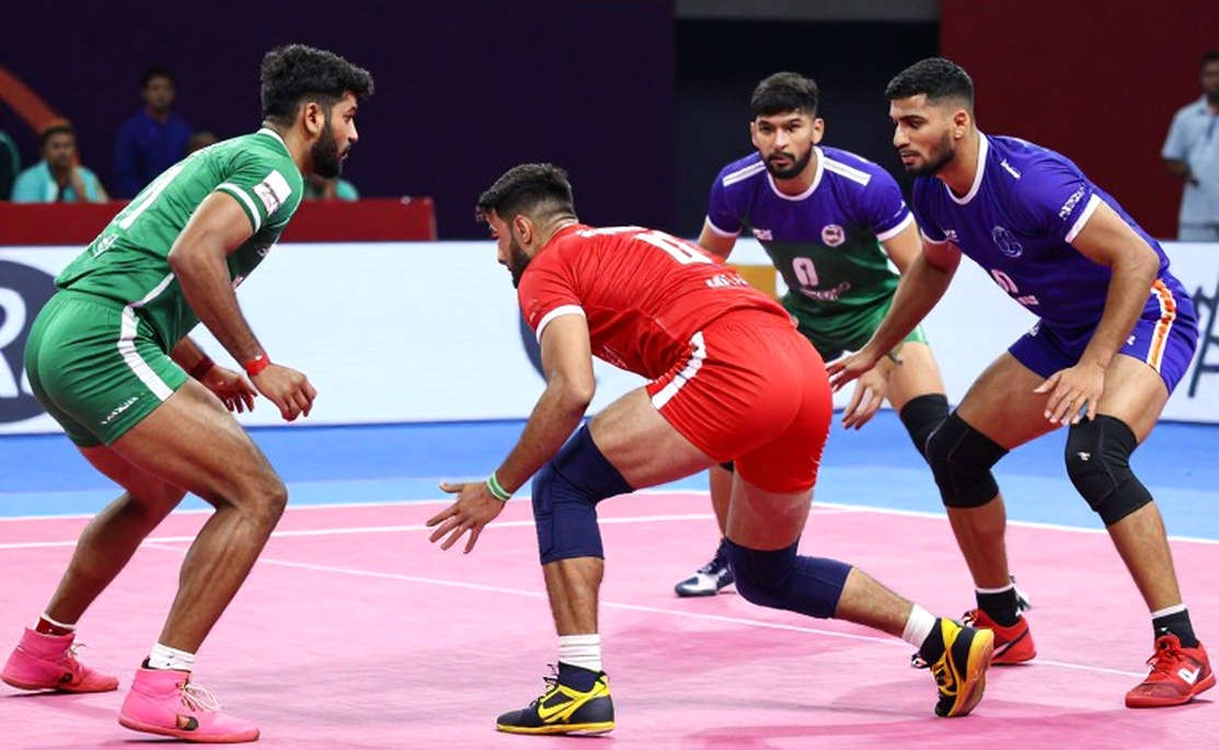 যেখানে রেইড সমান ছিল, ফলাফল লিখল ডিফেন্স — আমদাবাদে কমনওয়েলথ কাবাডির প্রথম অধ্যায়