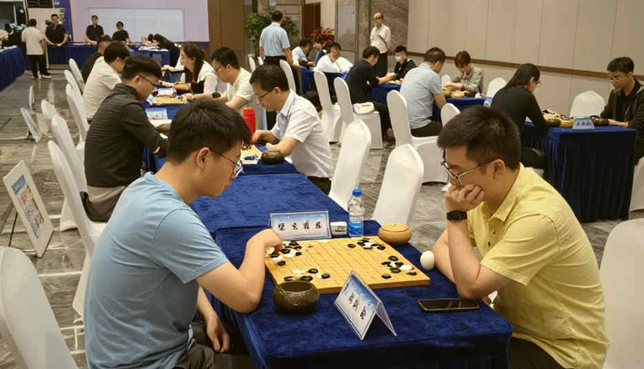 The Headline That Lied: The Najdorf, a Download, and the Ghost of the FIDE General Assembly