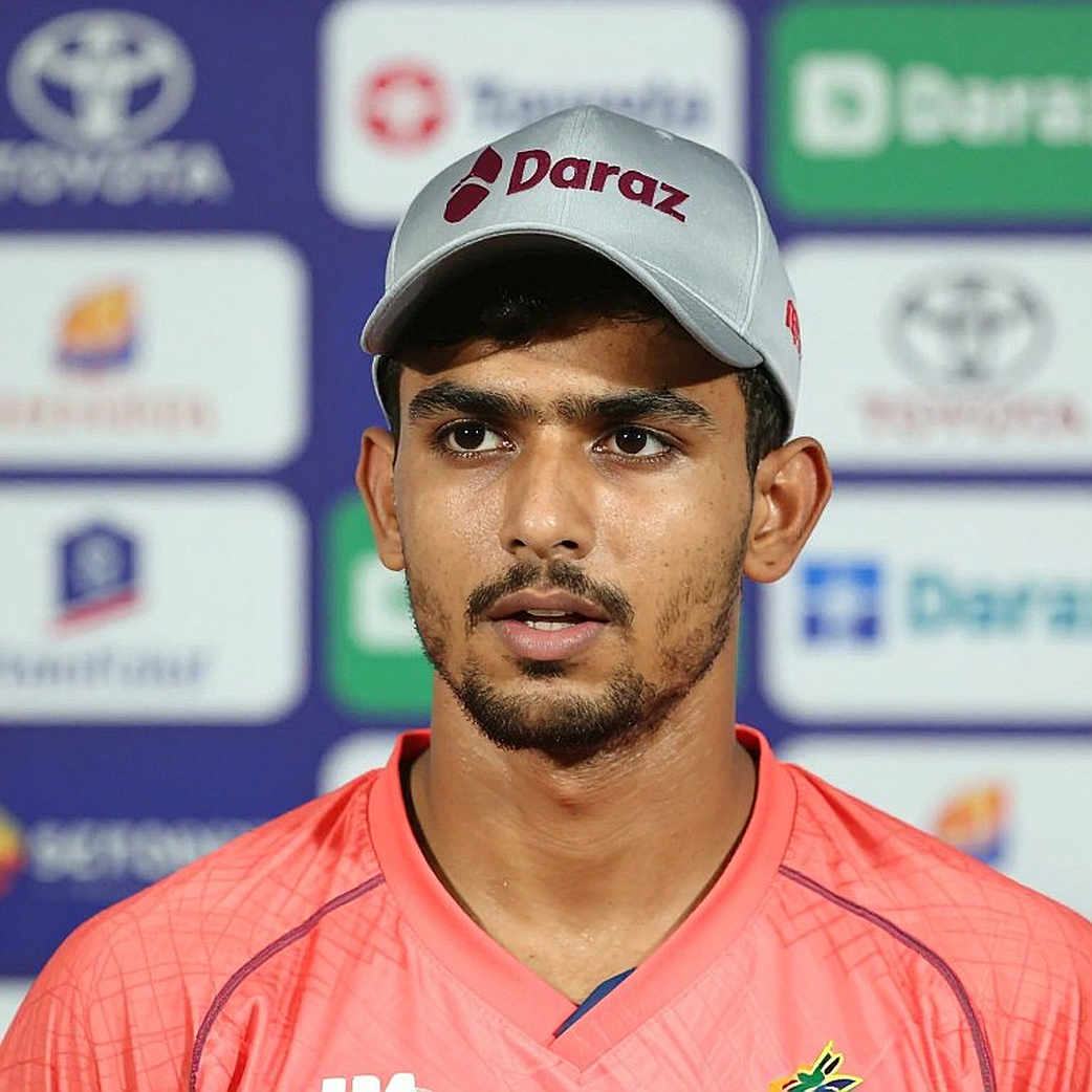 করিডরের হিসাব: টুর্নামেন্টের চাপে বাংলাদেশ ক্রিকেটের ঘরোয়া লেজার কে রাখে